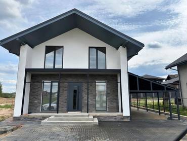 Дверь со стеклом и бугельными ручками